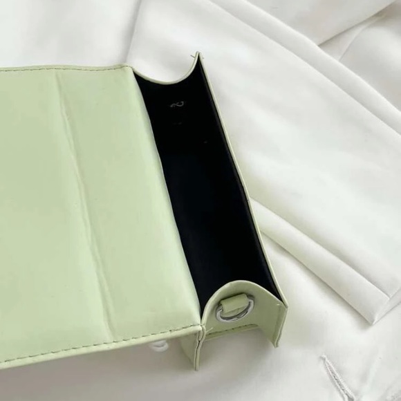 - Shein/ Mini faux pearl beaded flap chain square bag - Picture 3 of 10